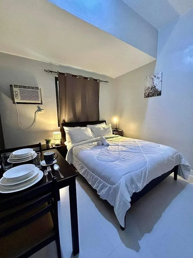22-A Cozy Condo Near Greenbelt With Free Wifi And Netflix Manila 0*,  Filipíny
