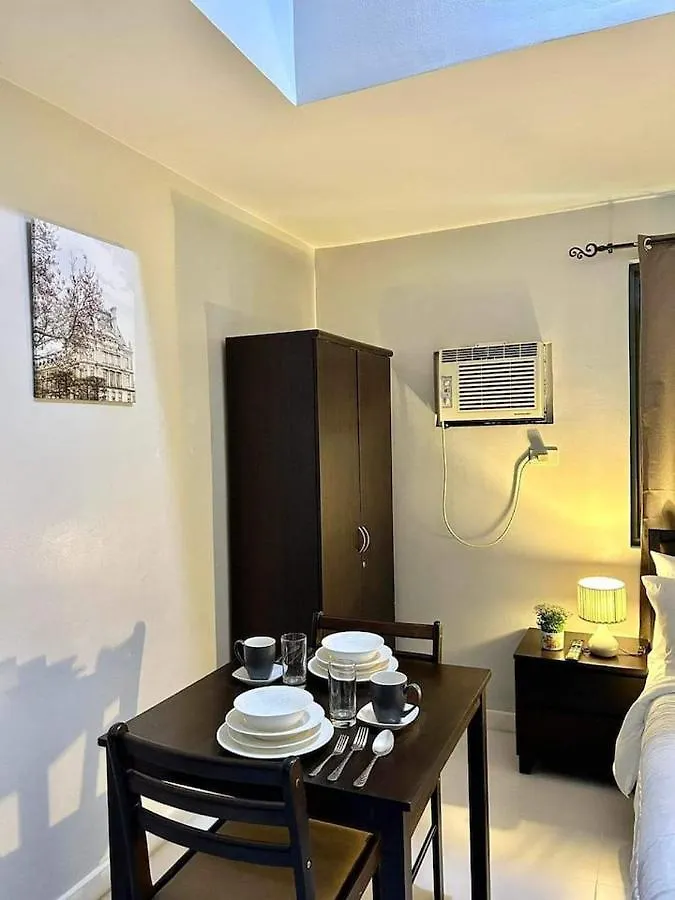 22-A Cozy Condo Near Greenbelt With Free Wifi And Netflix Manila